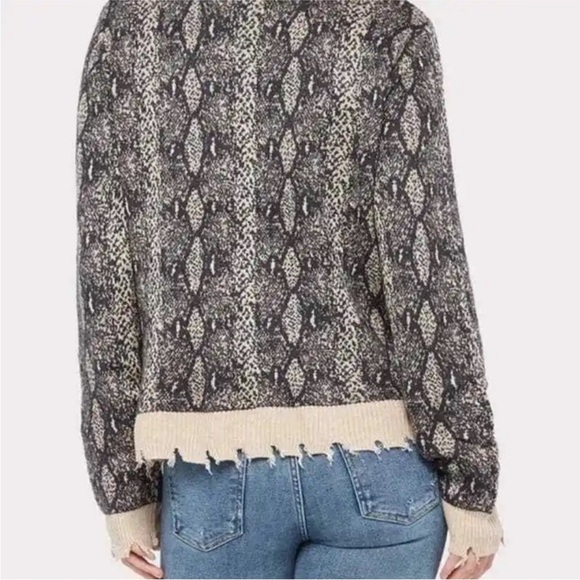 FATE Sweater Distressed Snake Print Large - Picture 3 of 9
